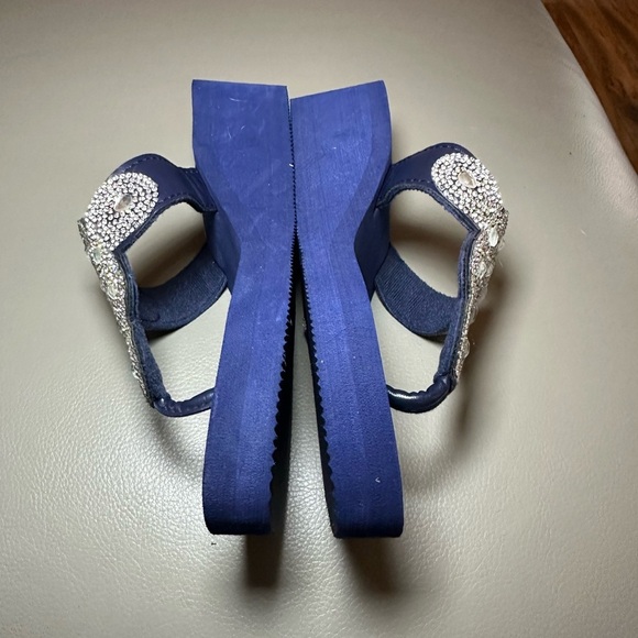 Olivia Miller Rhinestone Wedge Thong Sandal are Size 7 and in EUC - Picture 5 of 6